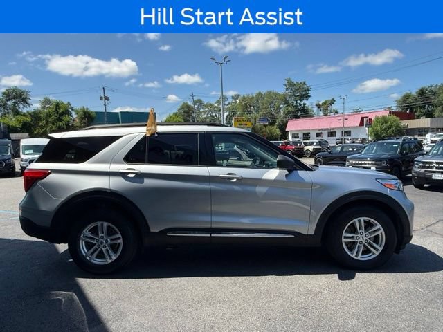 Certified 2023 Ford Explorer XLT w/ Equipment Group 202A AWD/4WD image 9