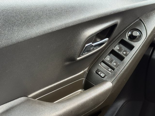 Used 2019 Chevrolet Trax LS w/ Tint and Cruise Package FWD image 32