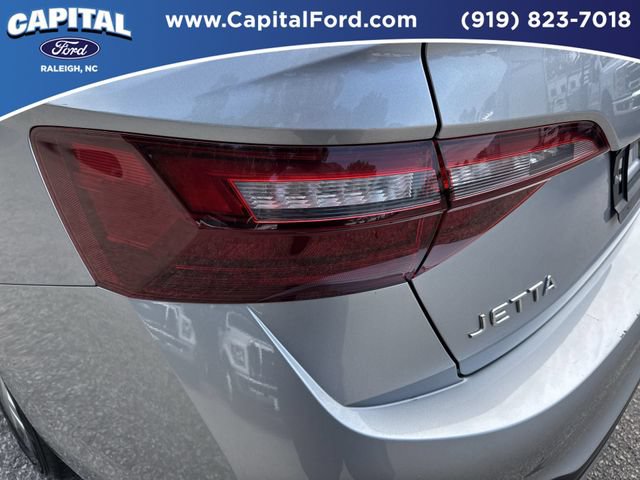 Used 2024 Volkswagen Jetta SE FWD image 15