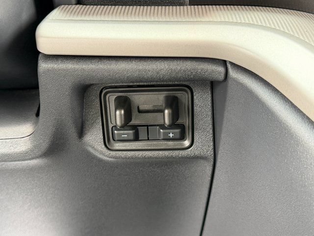 Certified 2025 Ford Expedition Active AWD/4WD image 25