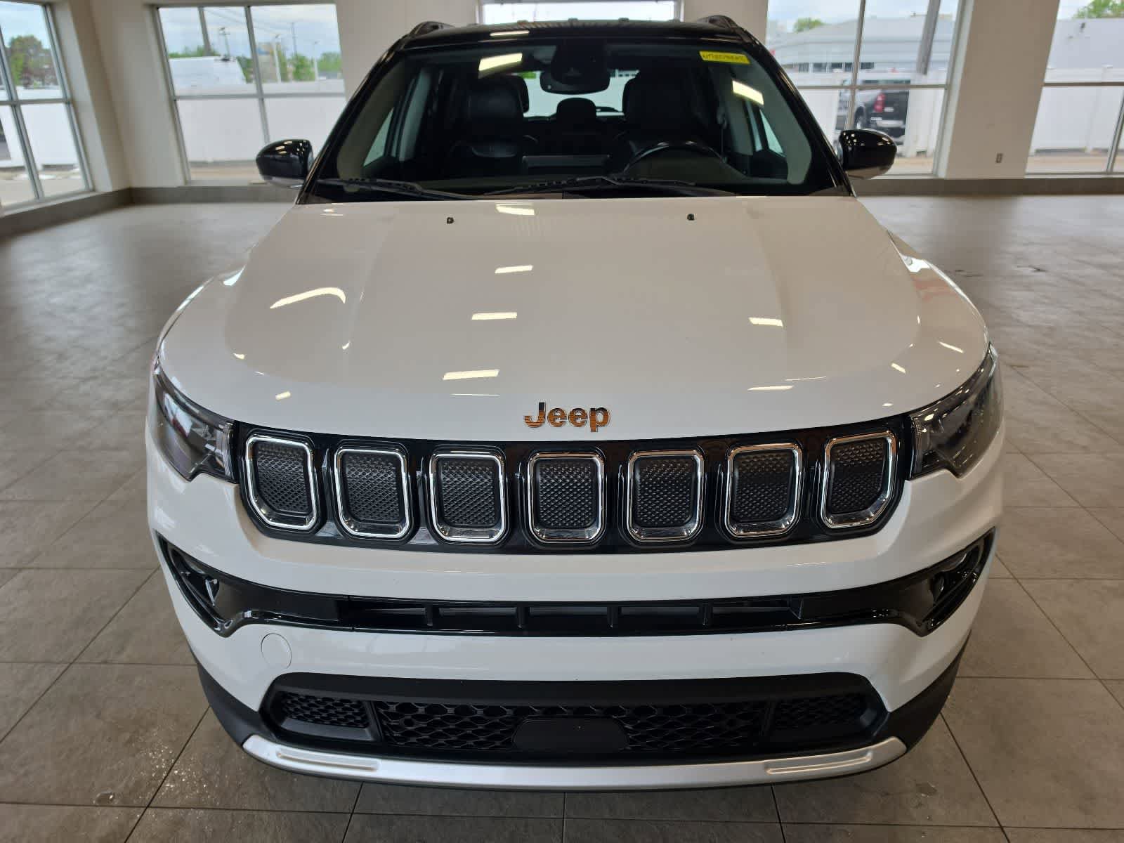 Used 2022 Jeep Compass Limited AWD/4WD image 3