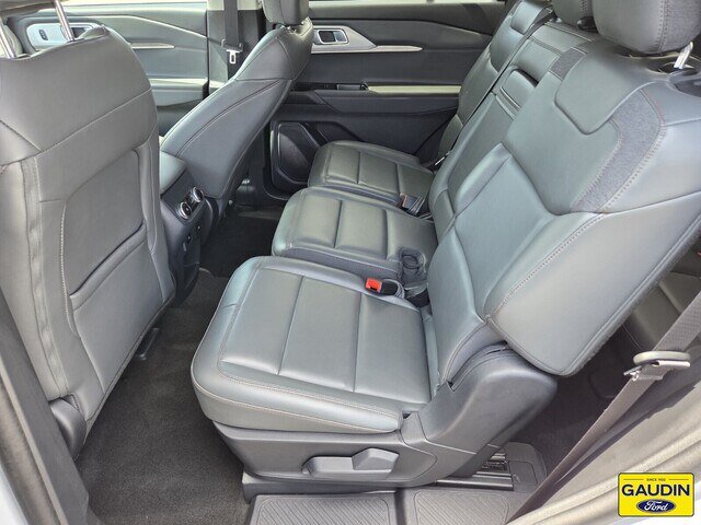 Certified 2025 Ford Explorer Active w/ Active Comfort Package RWD image 13