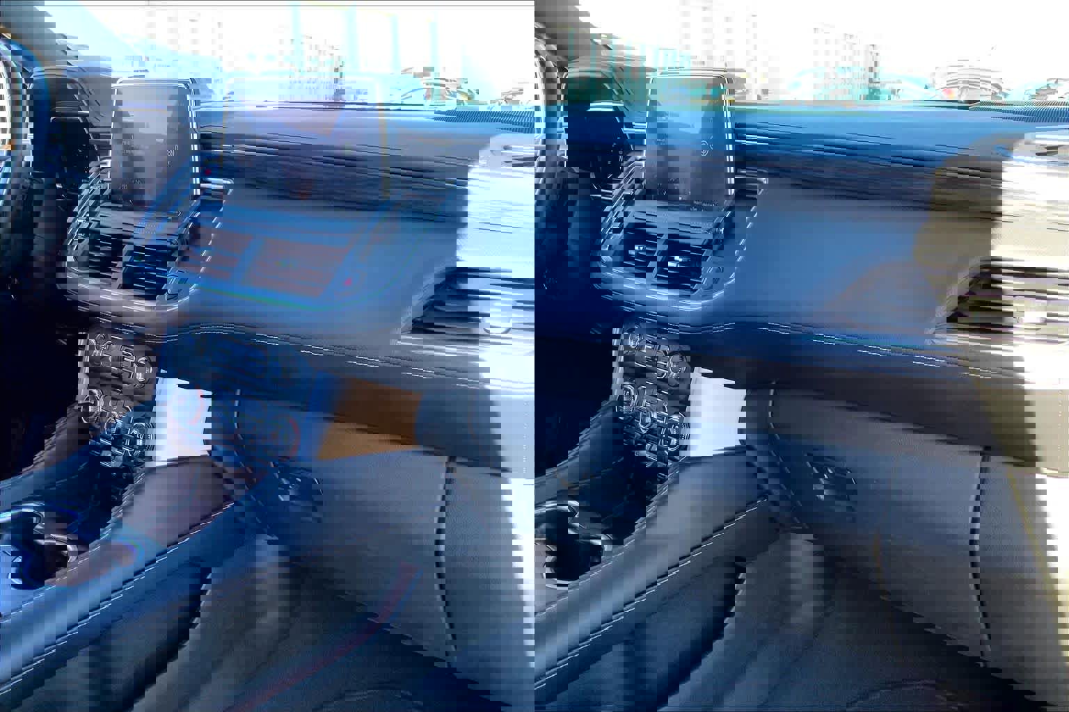 Used 2023 GMC Yukon SLT image 18