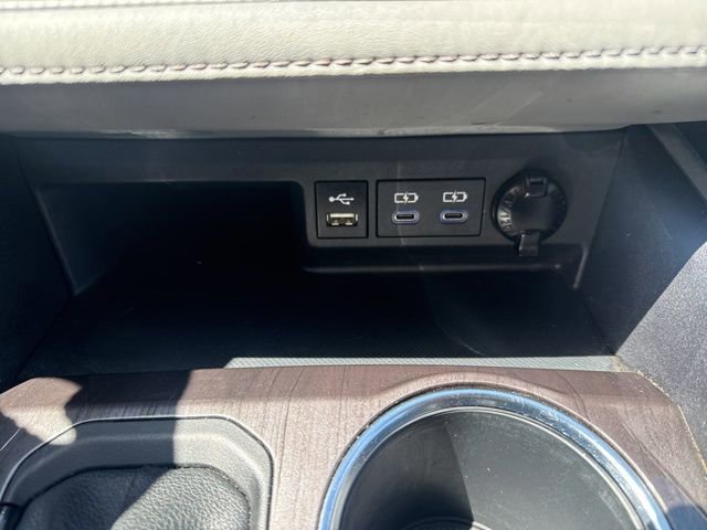 Used 2022 Toyota Highlander Limited AWD/4WD image 28