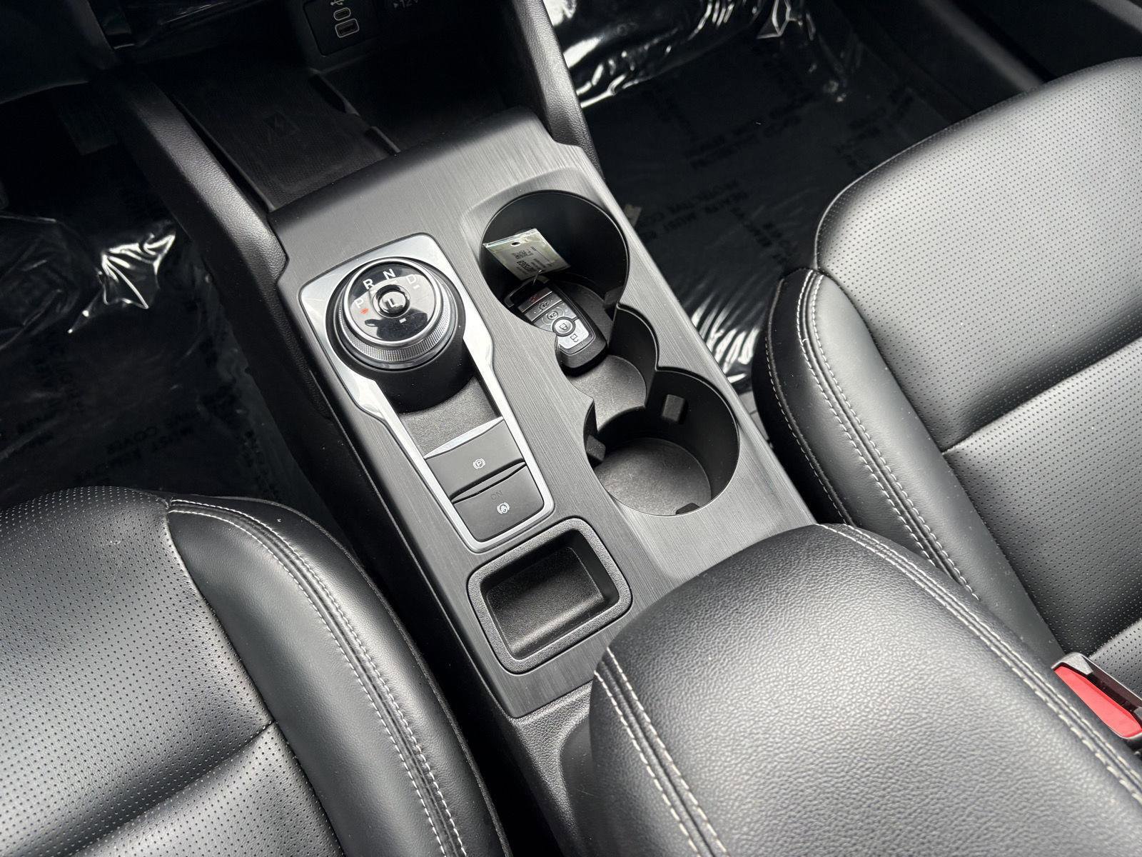 Certified 2025 Ford Escape Platinum AWD/4WD image 14