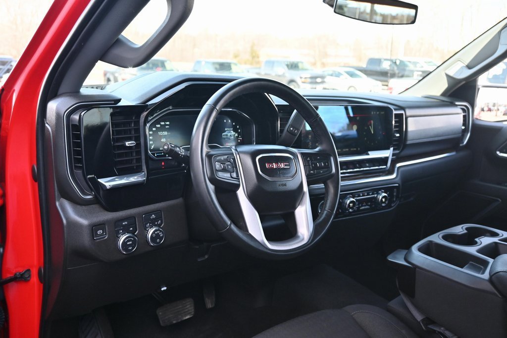 Used 2023 GMC Sierra 1500 SLE image 17