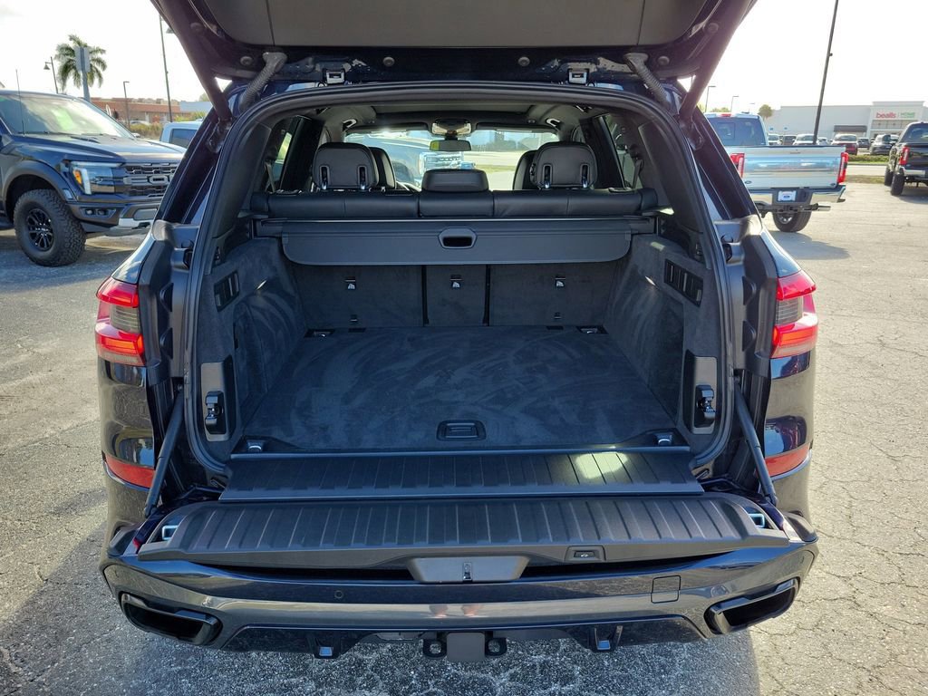 Used 2021 BMW X5 M50i w/ Executive Package image 10