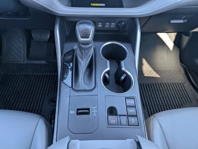Used 2023 Toyota Highlander XLE FWD image 21