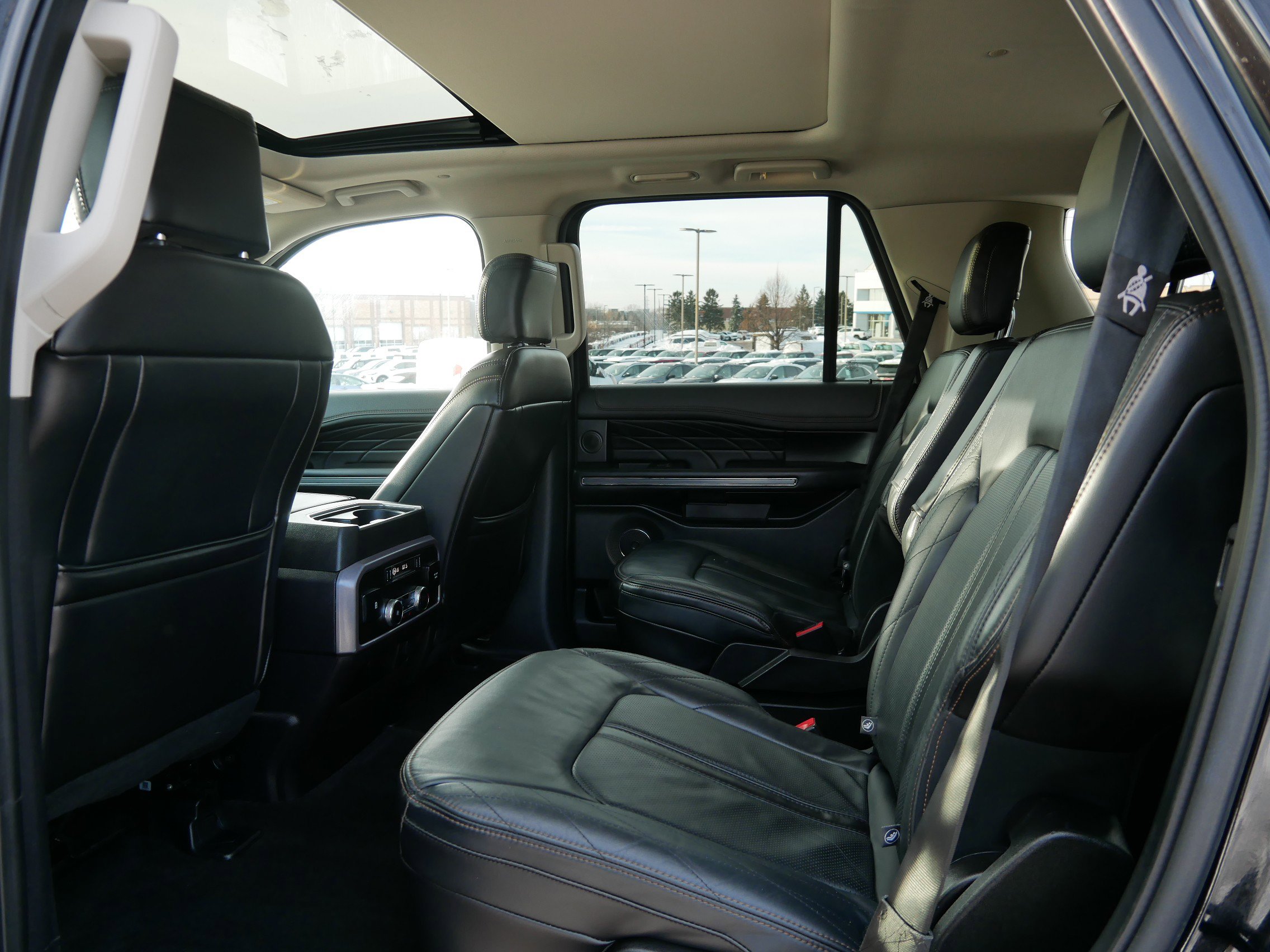 Certified 2019 Ford Expedition Platinum image 13