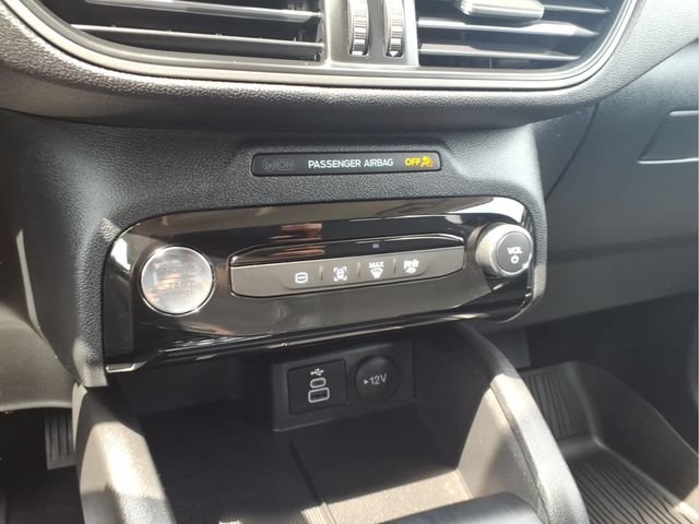 Certified 2025 Ford Escape SE w/ Class II Trailer Tow Package FWD image 19