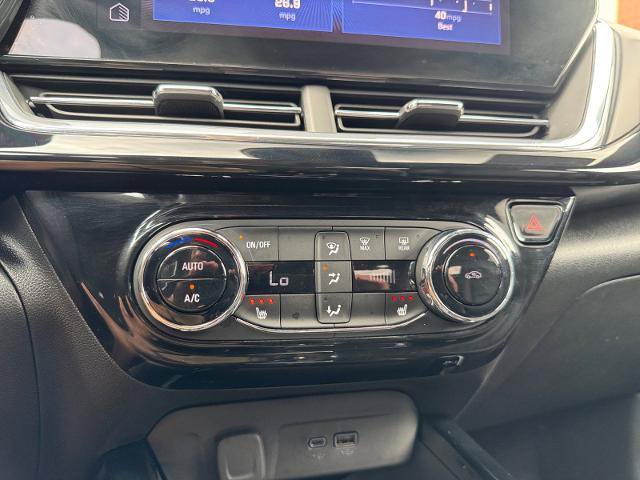 Used 2025 Chevrolet Trax RS FWD image 22