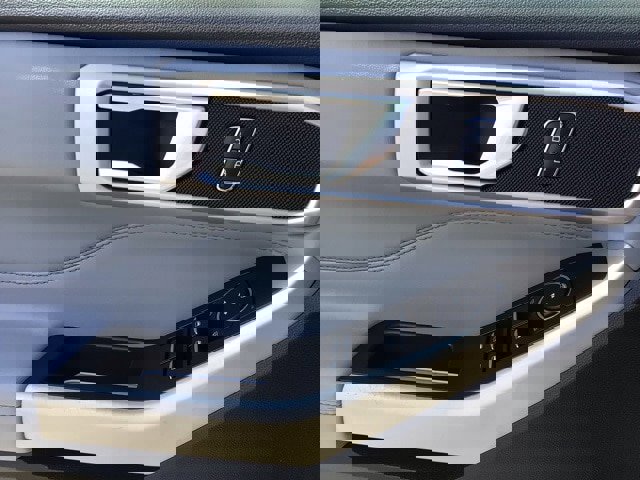 Certified 2022 Ford Explorer XLT w/ Equipment Group 202A image 19