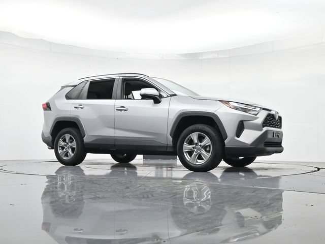 Used 2024 Toyota RAV4 XLE FWD image 35
