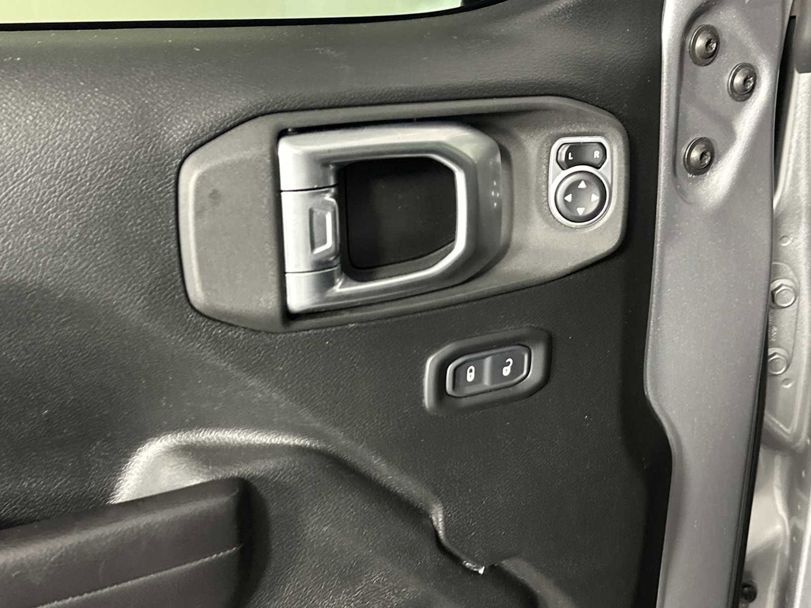 Used 2020 Jeep Gladiator Sport w/ Quick Order Package 24S image 11