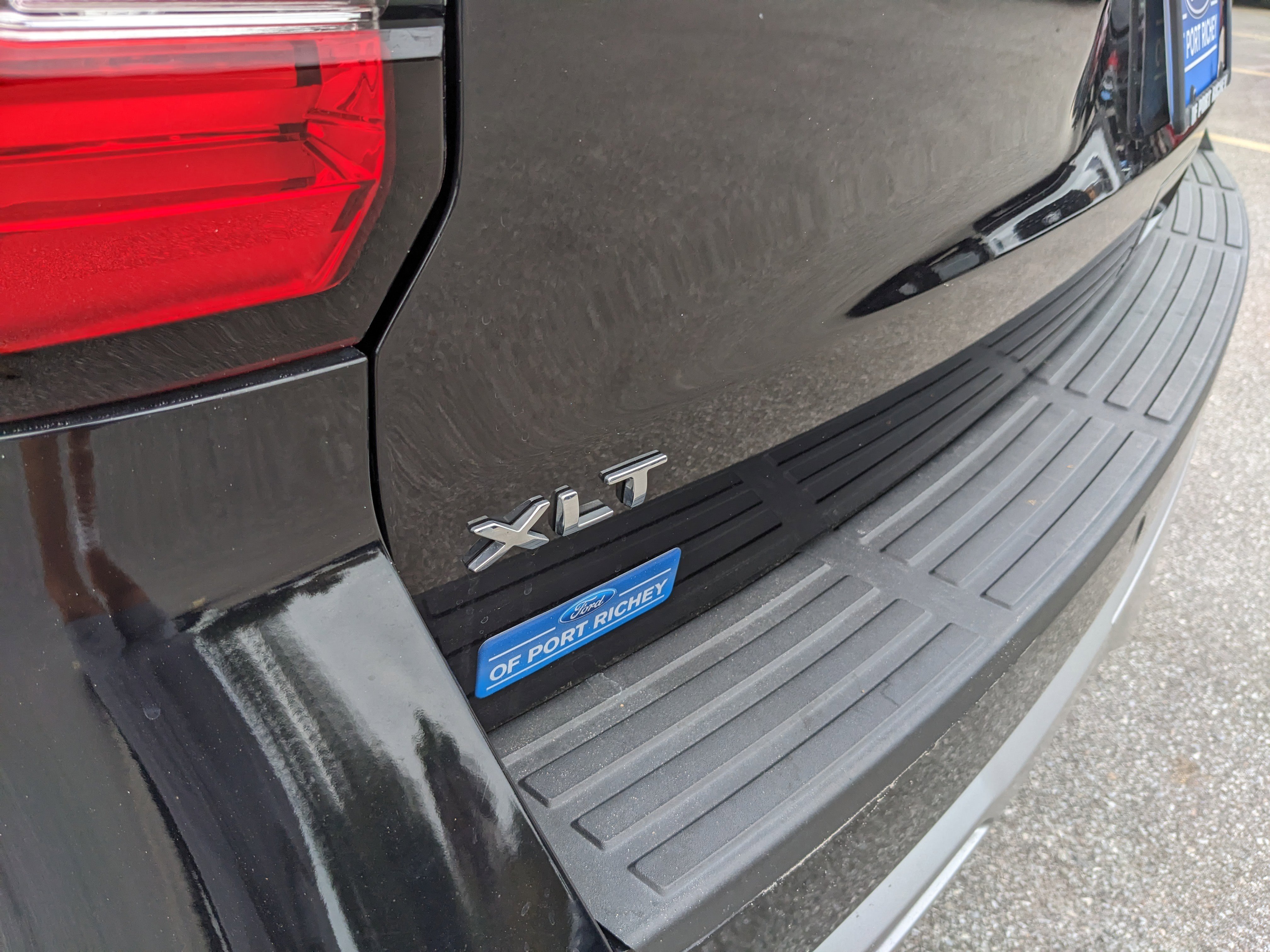 Certified 2022 Ford Expedition XLT image 12