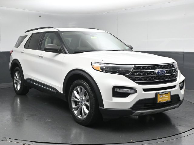 Certified 2024 Ford Explorer XLT w/ Equipment Group 202A