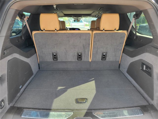 Used 2023 Cadillac Escalade ESV Premium Luxury w/ Performance Package image 8