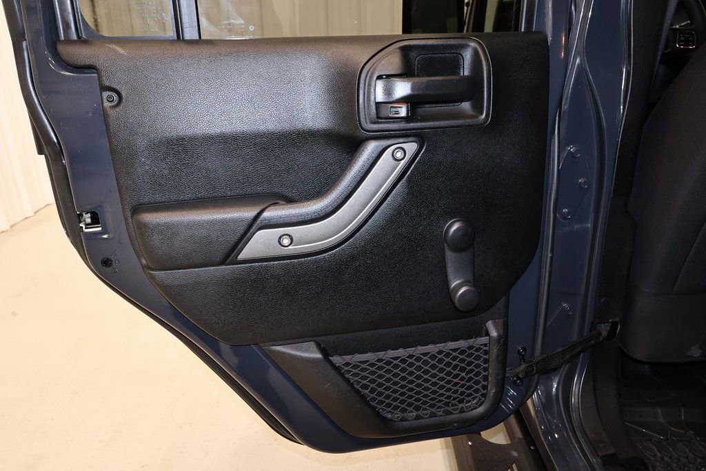 Used 2018 Jeep Wrangler Unlimited Sport image 15