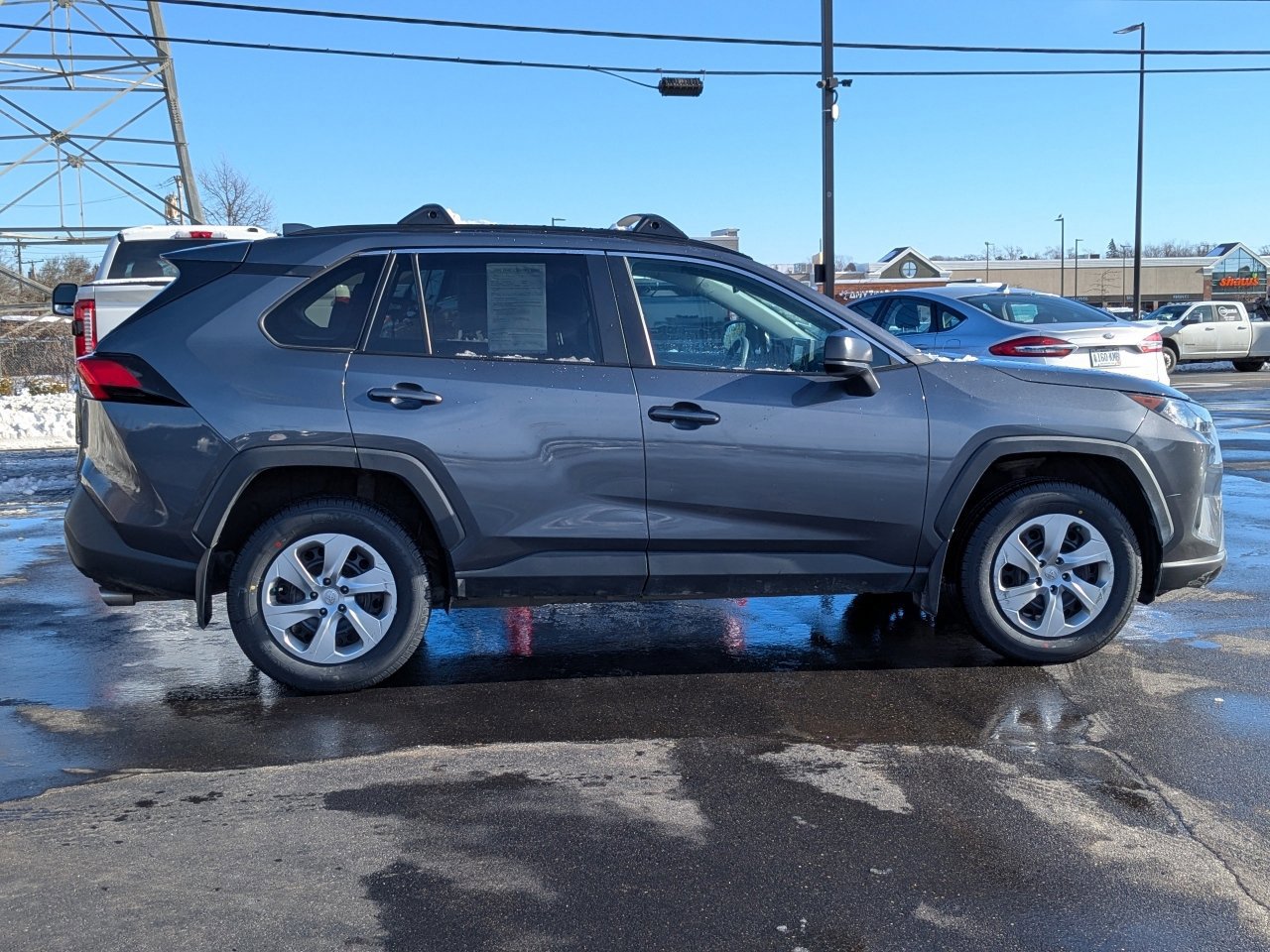 Used 2021 Toyota RAV4 LE image 5