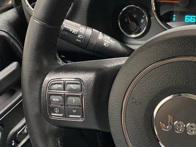 Used 2017 Jeep Wrangler Unlimited Rubicon w/ Connectivity Group AWD/4WD image 16
