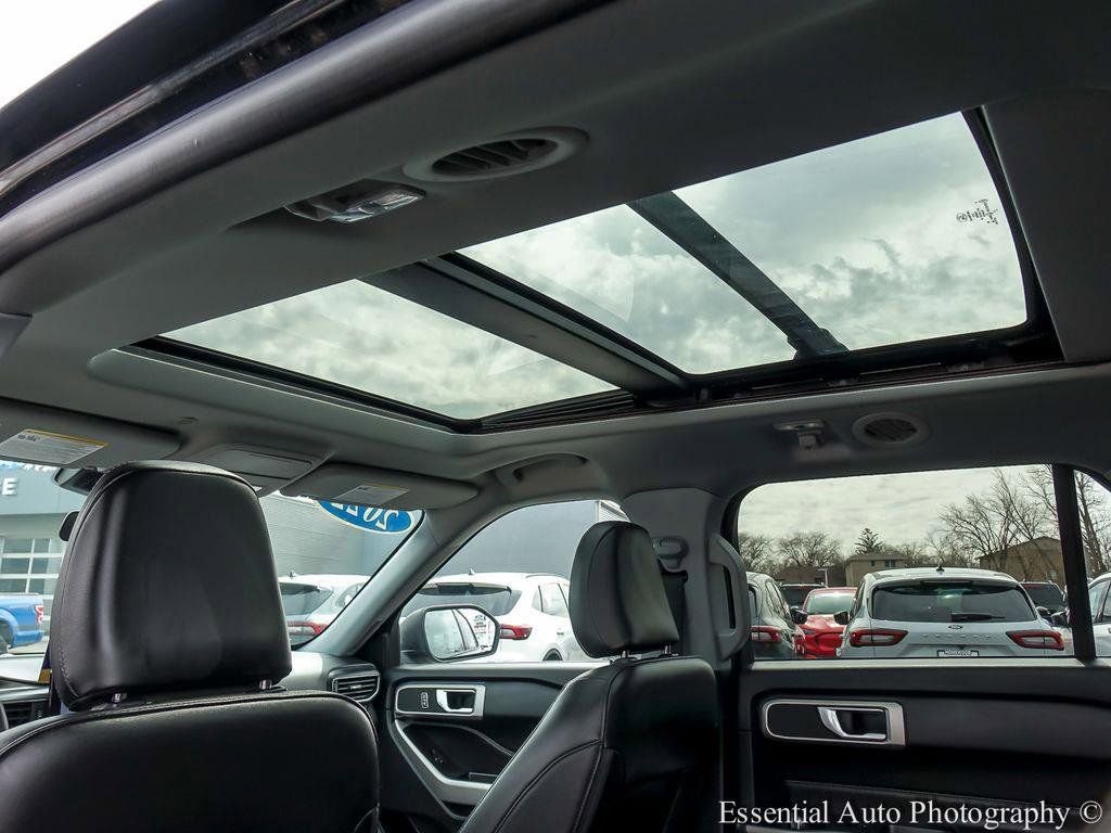 Certified 2022 Ford Explorer XLT w/ Equipment Group 202A image 13