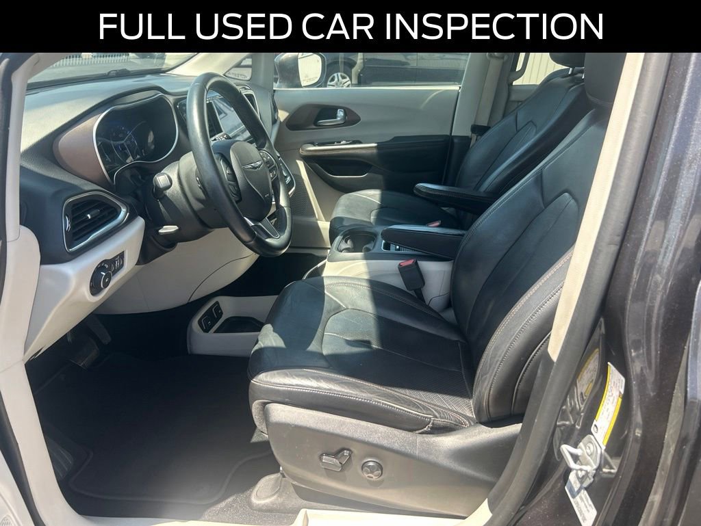 Used 2017 Chrysler Pacifica Touring-L Plus w/ Advanced Safetytec Group FWD image 6
