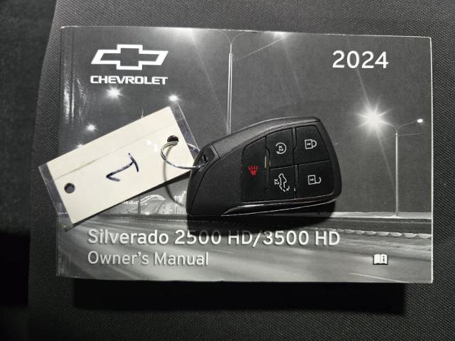 Used 2024 Chevrolet Silverado 2500 Custom w/ Custom Value Package AWD/4WD image 9