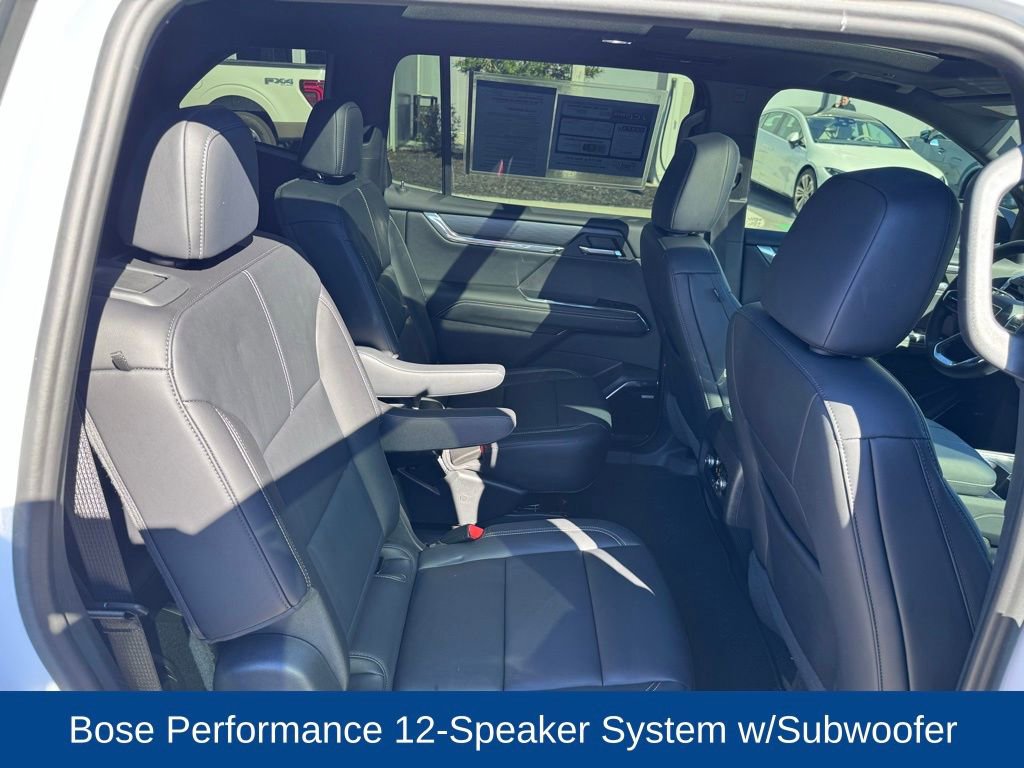 Used 2024 GMC Acadia Elevation image 19