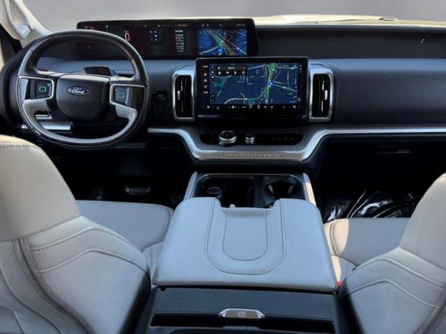 Certified 2025 Ford Expedition Max Platinum image 9