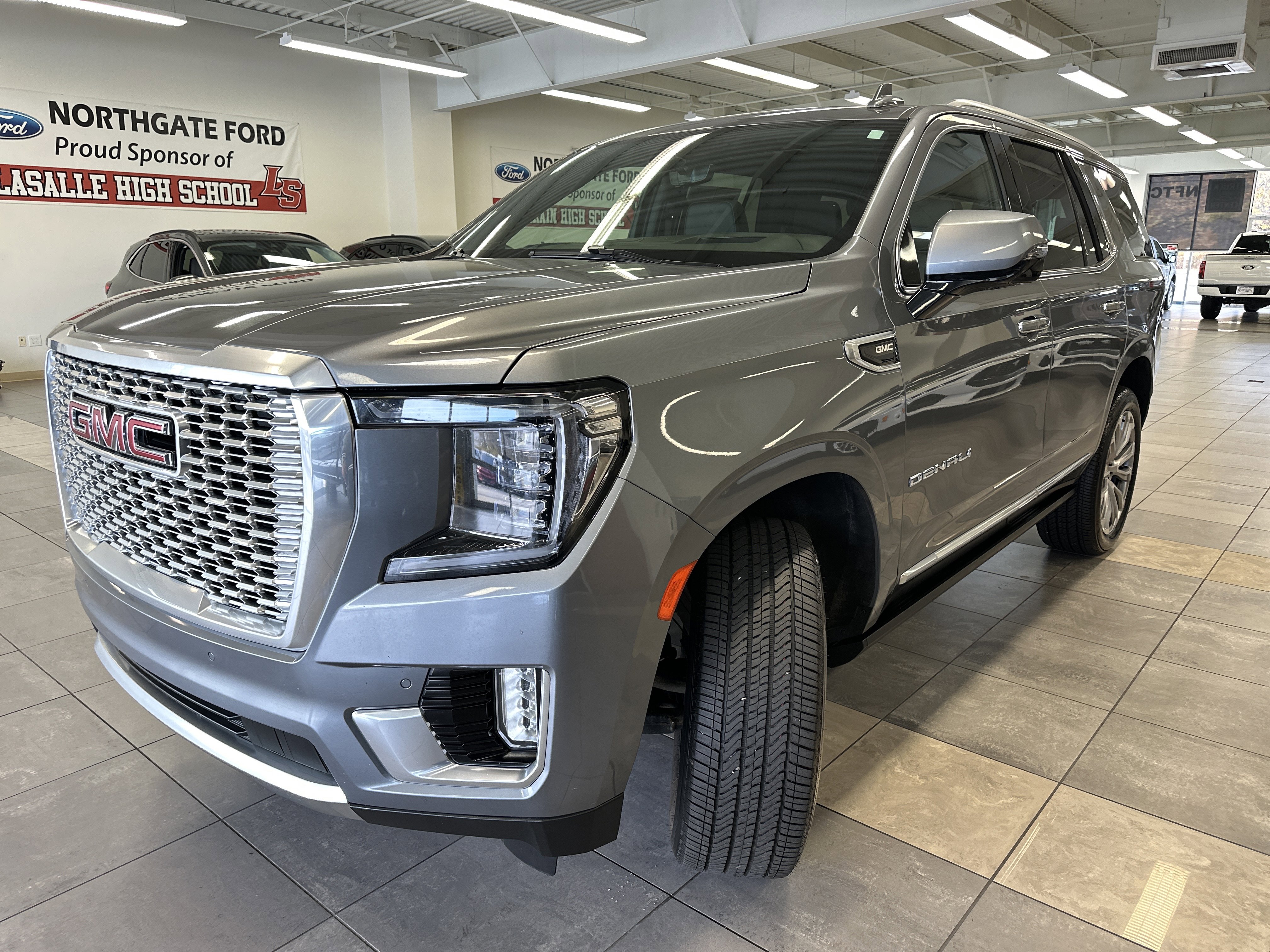 Used 2021 GMC Yukon Denali w/ Denali Premium Package image 20