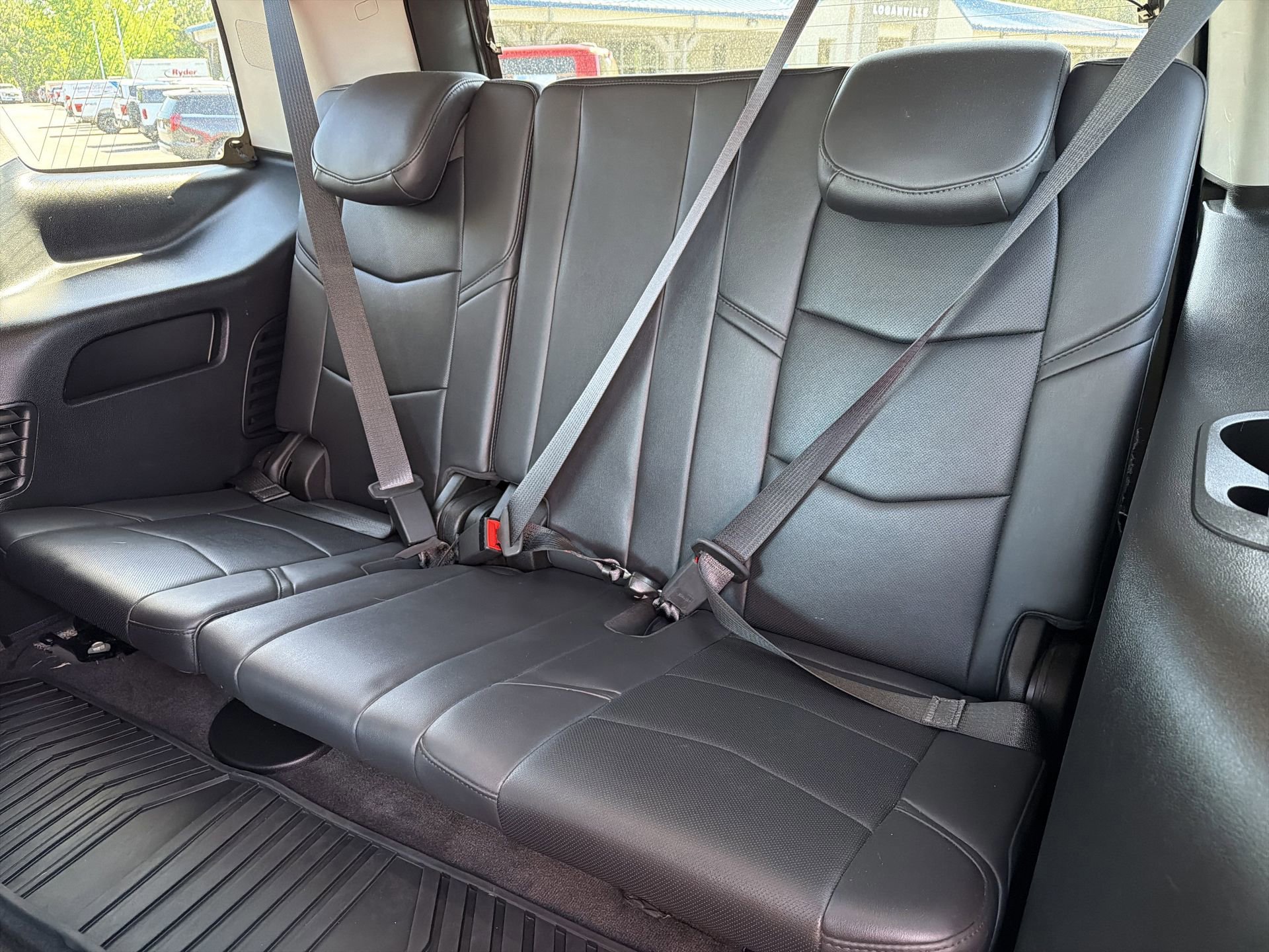 Used 2020 Cadillac Escalade Luxury w/ Escalade Sport Edition AWD/4WD image 32