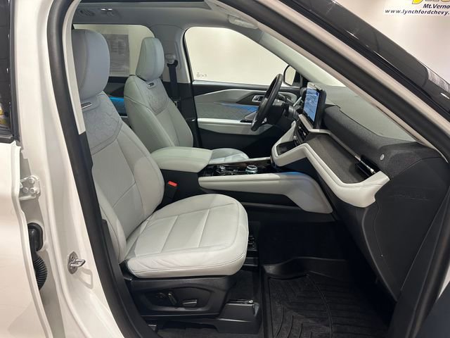 Certified 2025 Ford Explorer Platinum w/ Ultimate Package image 10