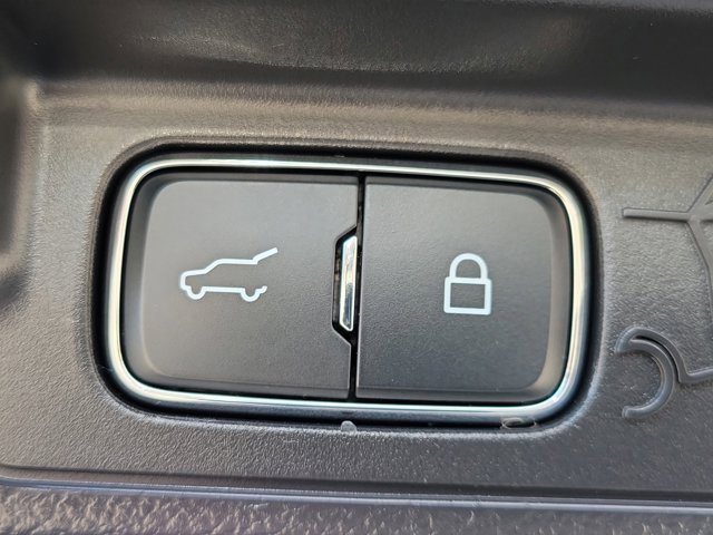 Certified 2025 Ford Explorer Active image 13