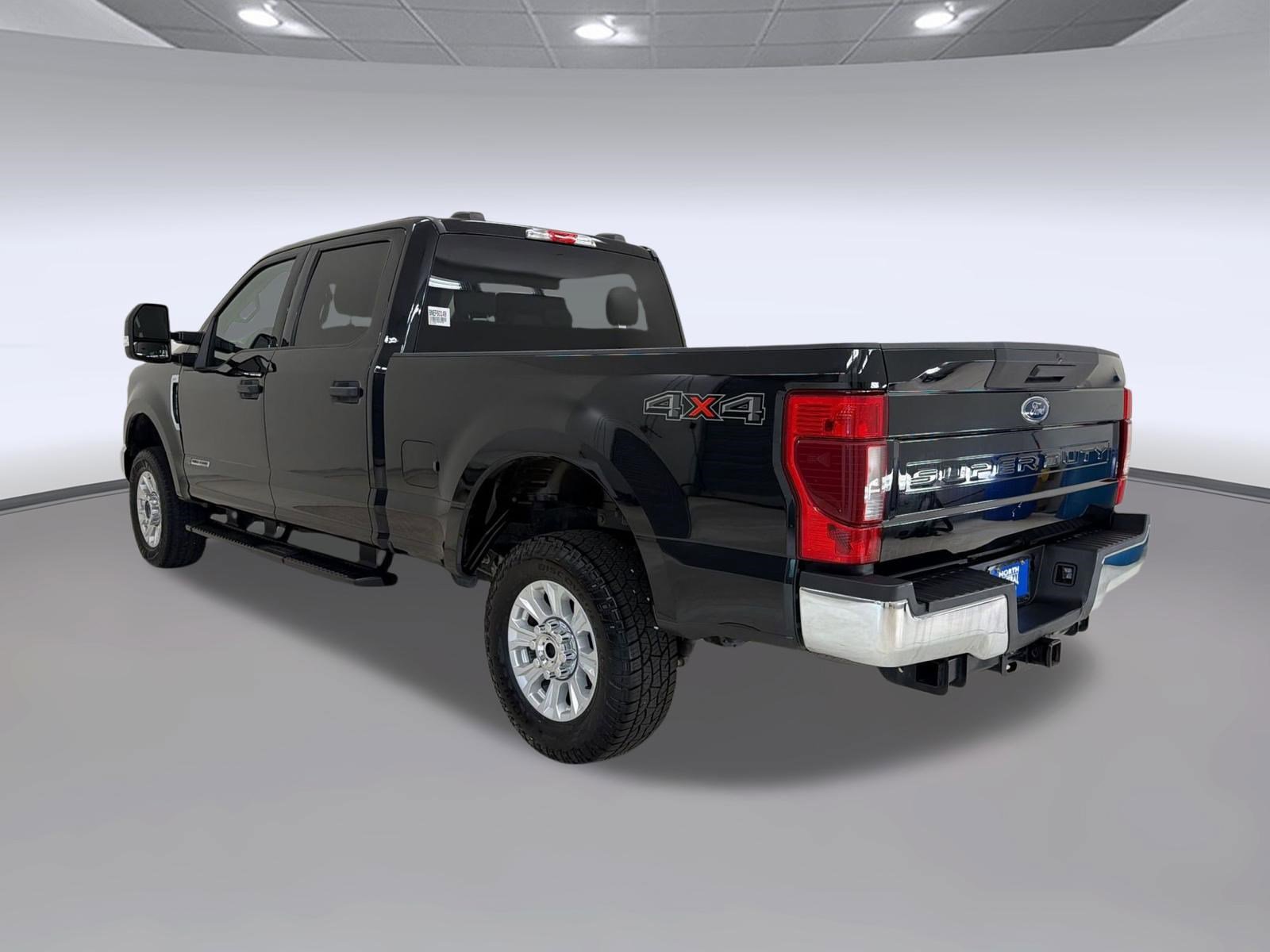 Certified 2022 Ford F250 XLT AWD/4WD image 3