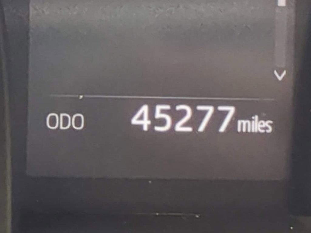 Used 2023 Toyota Camry SE image 30