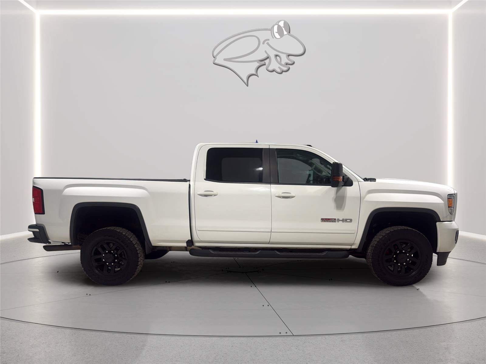 Used 2017 GMC Sierra 2500 SLT w/ All Terrain X HD Package AWD/4WD image 8