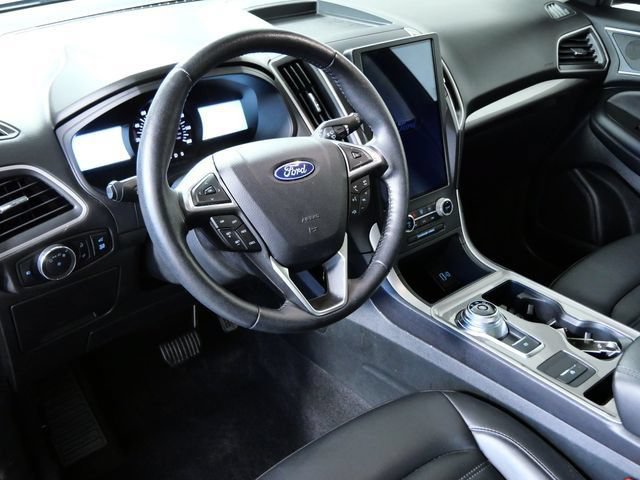 Certified 2024 Ford Edge SEL w/ Convenience Package AWD/4WD image 3