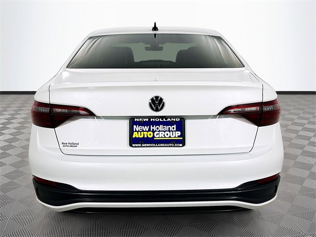 Used 2022 Volkswagen Jetta SE image 4