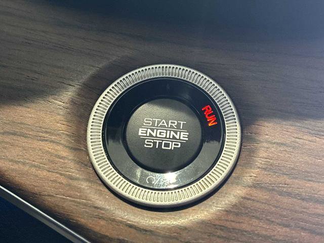 Used 2021 Jeep Grand Cherokee L Summit w/ Luxury Tech Group V image 16