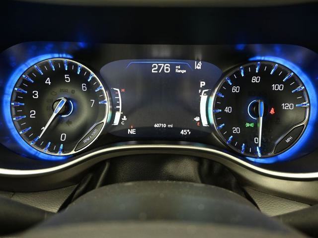 Used 2023 Chrysler Pacifica Touring-L image 23