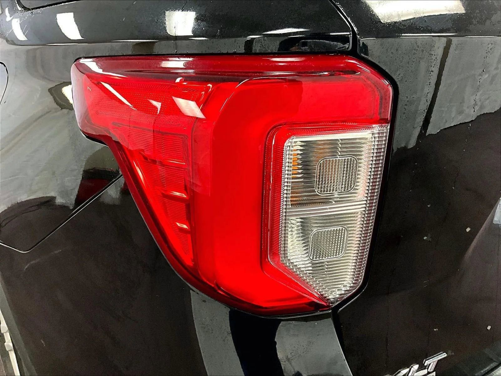 Certified 2024 Ford Explorer XLT w/ Equipment Group 202A image 29