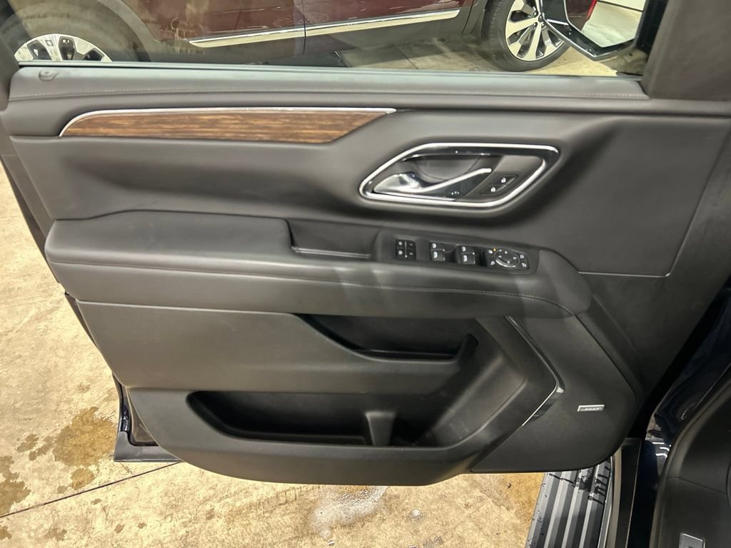Used 2023 Chevrolet Tahoe High Country AWD/4WD image 11