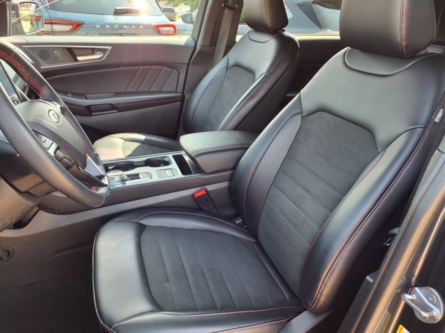Certified 2024 Ford Edge ST-Line AWD/4WD image 4
