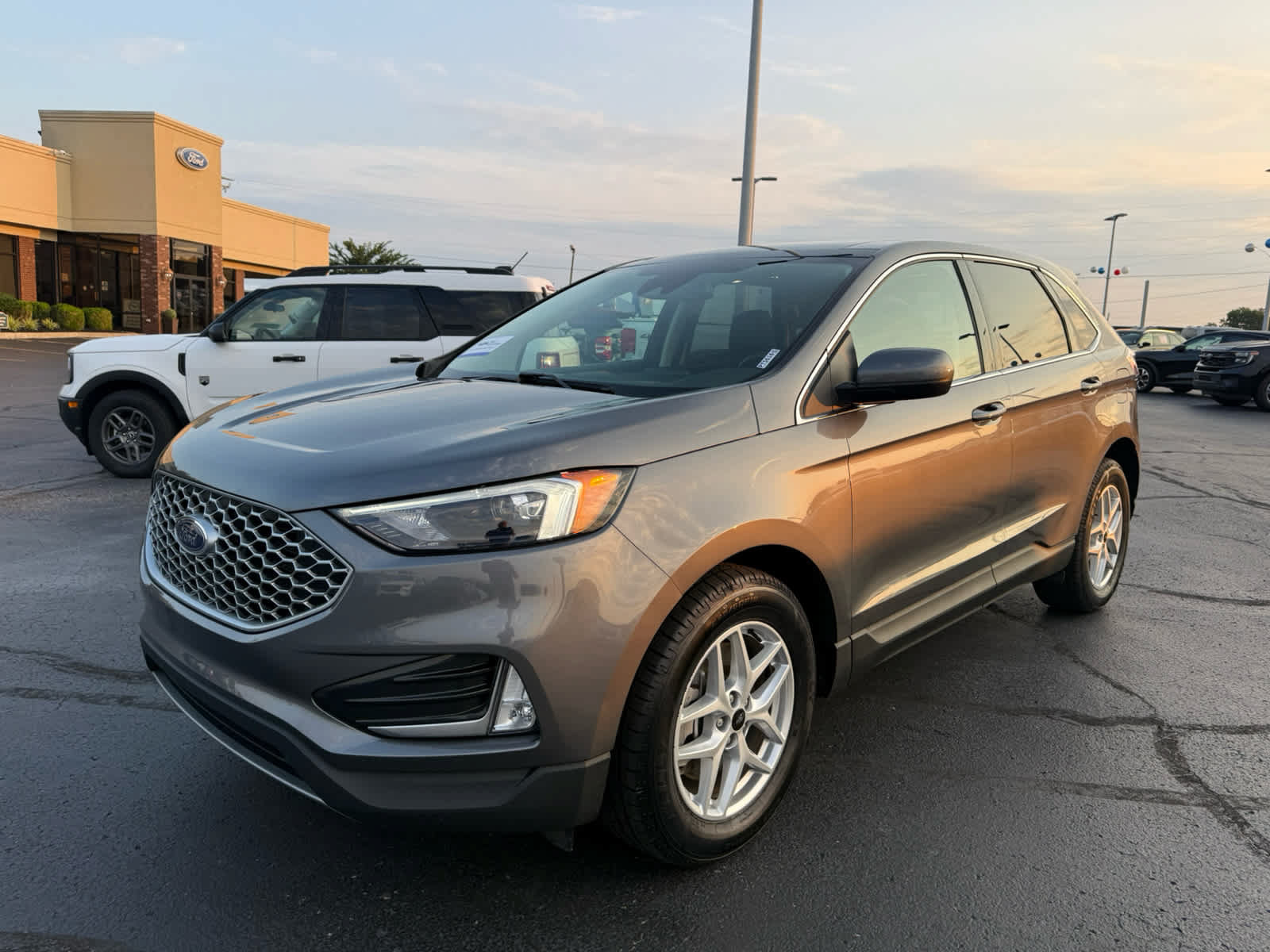 Certified 2023 Ford Edge SEL w/ Convenience Package AWD/4WD image 23