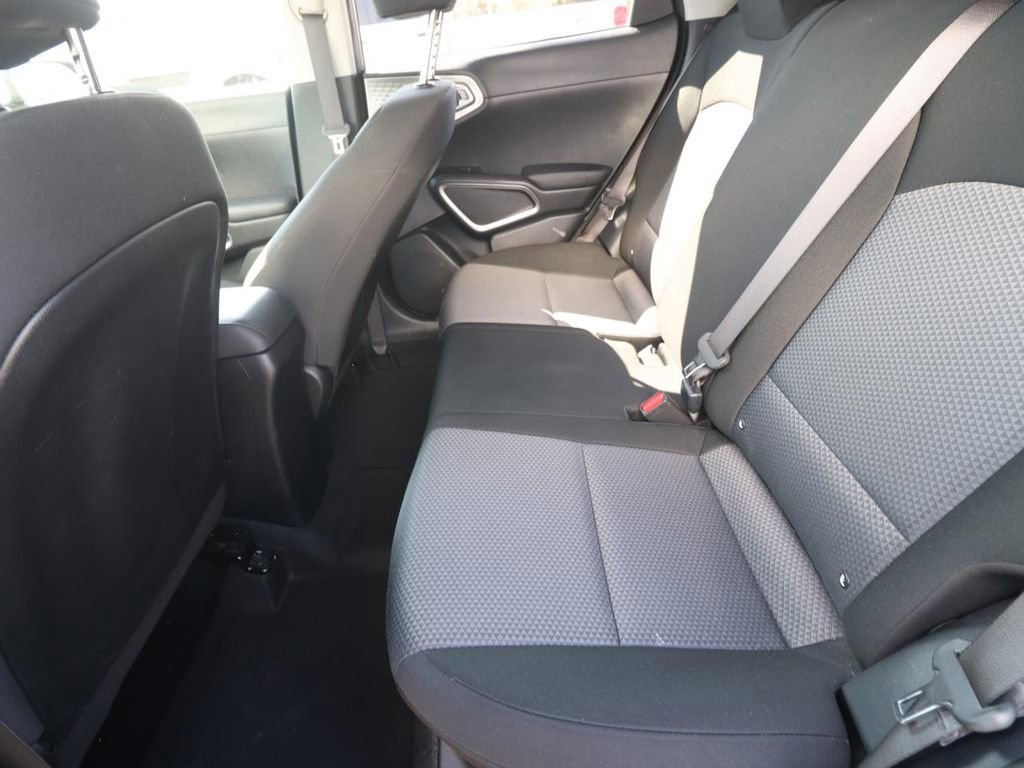 Used 2025 Kia Soul LX w/ LX Technology Package image 12