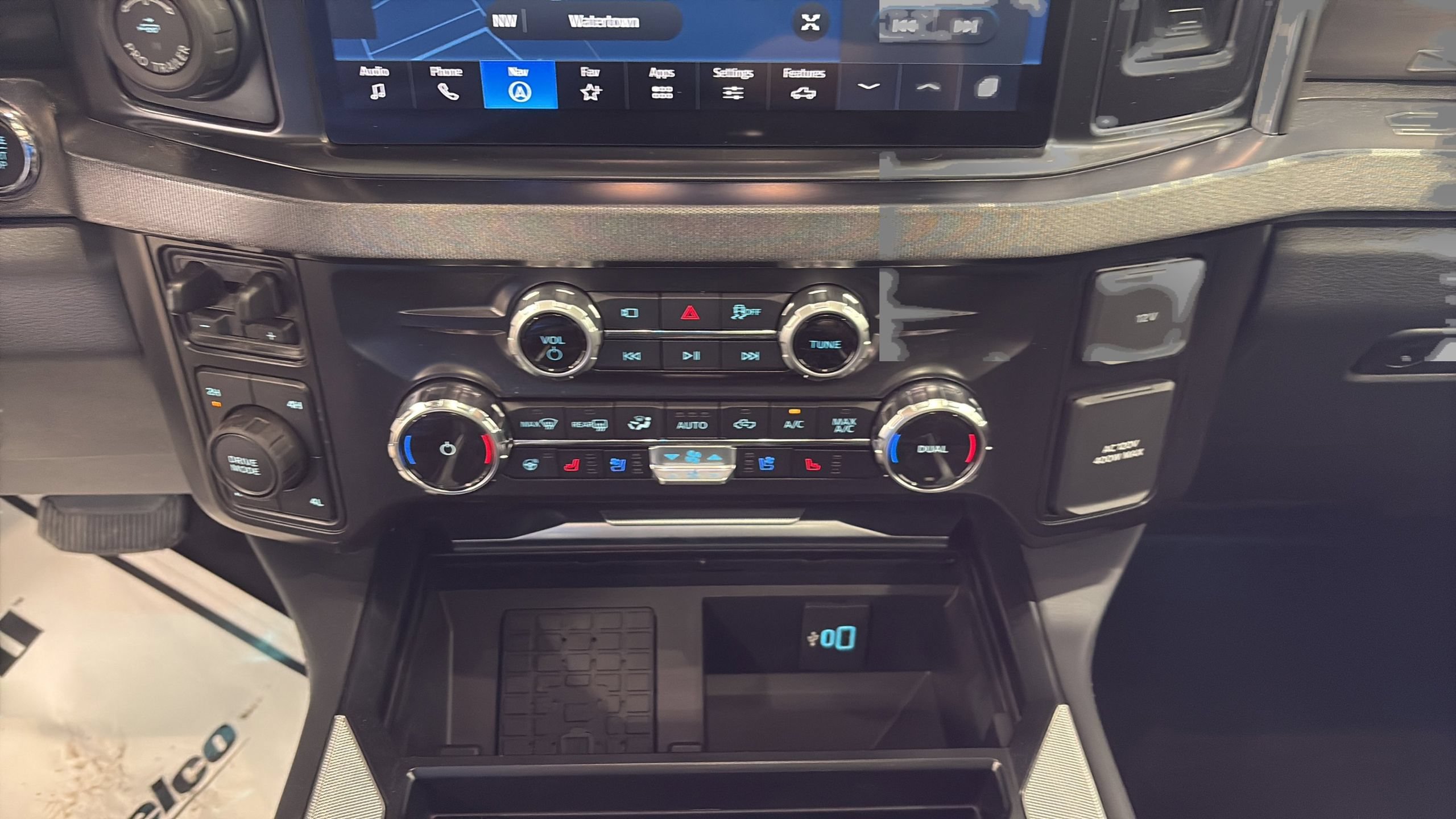 Certified 2026 Ford F250 Platinum w/ FX4 Off-Road Package AWD/4WD image 26