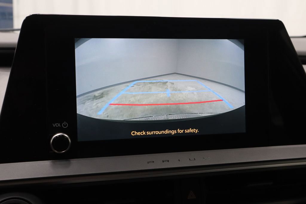Used 2024 Toyota Prius LE FWD image 10