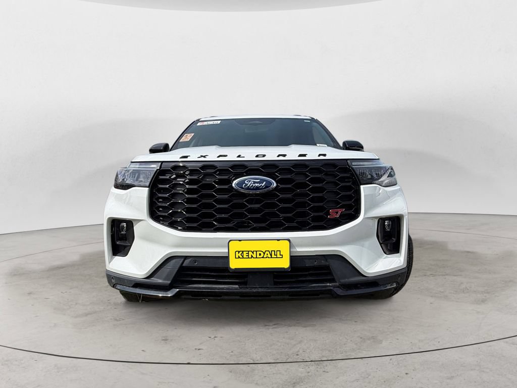 Certified 2025 Ford Explorer ST AWD/4WD image 5