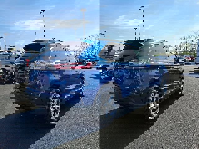 Certified 2023 Ford Edge SE image 4