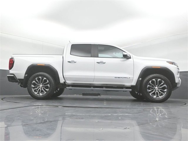 Used 2023 GMC Canyon Denali image 17